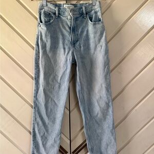 Abercrombie & Fitch 90’d Light Blue Distressed High-Rise Jeans size 27